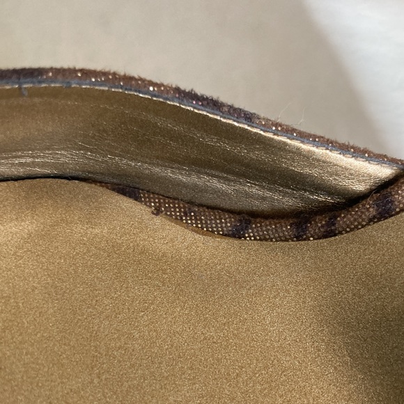 Metallic tiger stripe GUESS pumps. Wood stacked heel SZ 8M - Picture 7 of 9